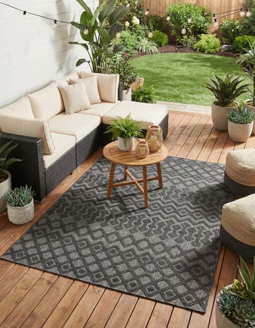 6' x 9' Easy-Clean Trellis Textured Indoor / Outdoor Rug