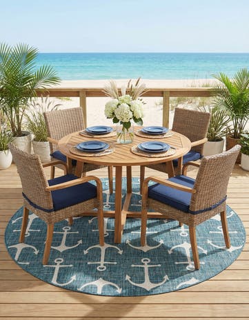 7' 10 x 7' 10 Easy-Clean Coastal Indoor / Outdoor Round Rug