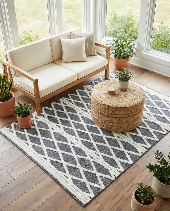 5' 3 x 7' 8 Easy-Clean Indoor / Outdoor Rug