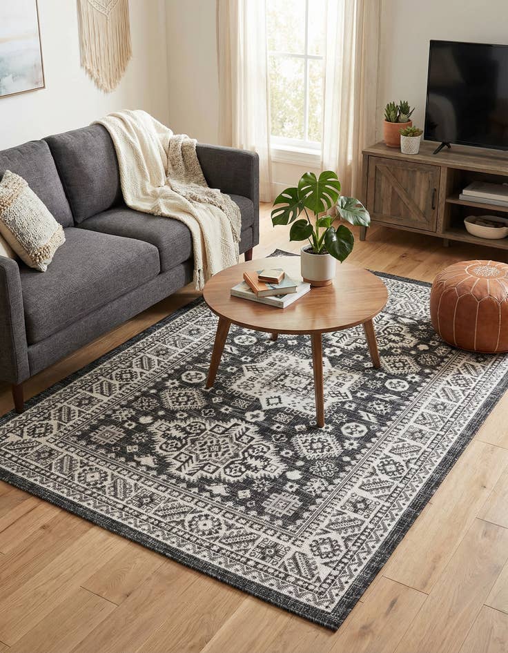 Detail image of 4' x 6' Easy-Clean Aztec Indoor / Outdoor Rug