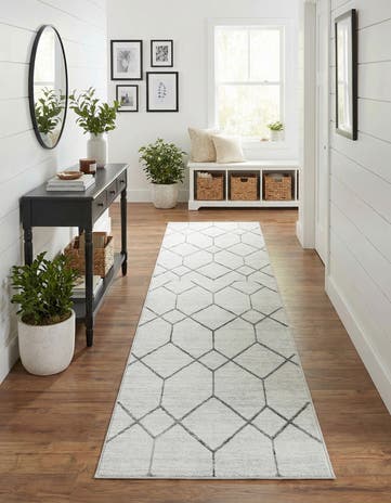 2' 7 x 13' Lattice Trellis Runner Rug
