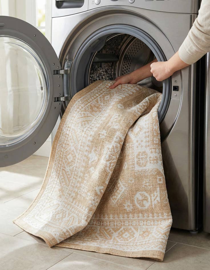 Detail image of 5' 3 x 8'  Washable Aztec Indoor / Outdoor Rug