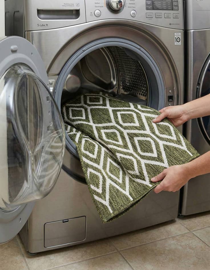 Detail image of 2' x 3'  Washable Jill Zarin Turks and Caicos Indoor / Outdoor Rug