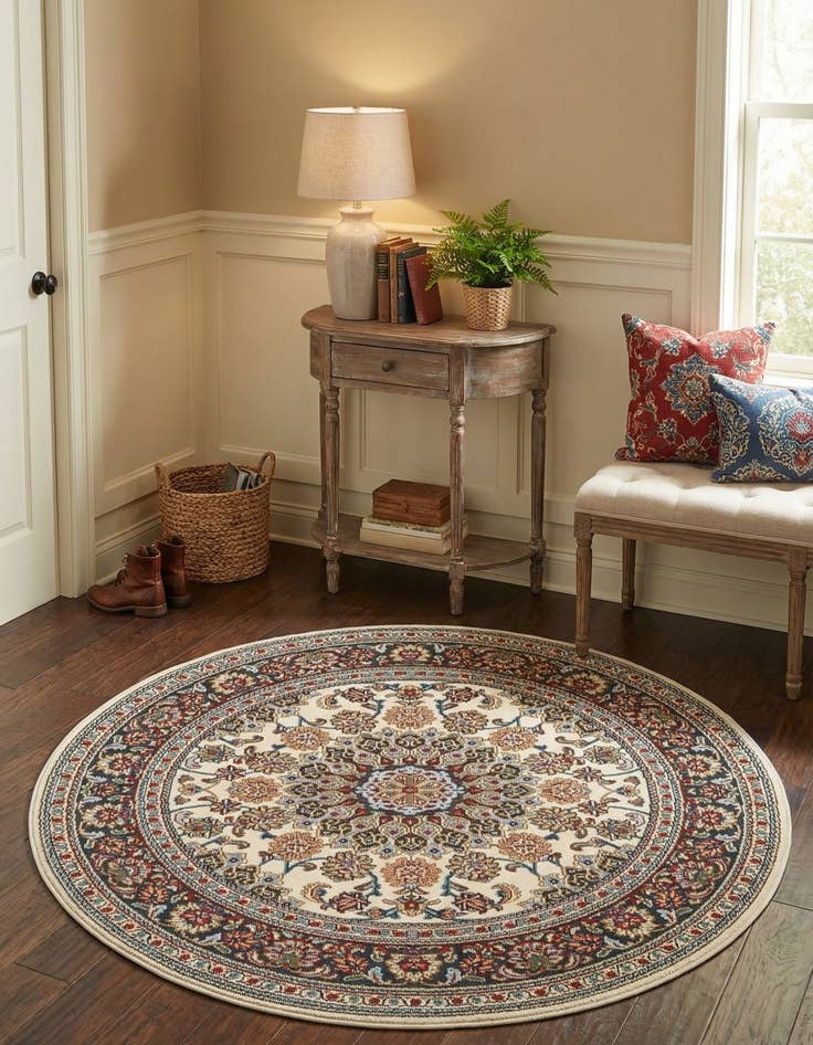 Detail image of 4' 1 x 4' 1  Washable Traditional Indoor / Outdoor Round Rug