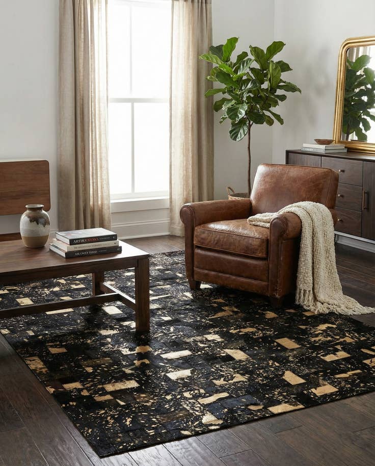Detail image of 4' x 6' 1 Cowhide - Patchwork Rug