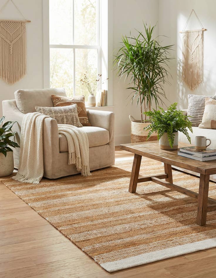 Detail image of 4' 1 x 6' 1  Hand Woven Lariat Rug