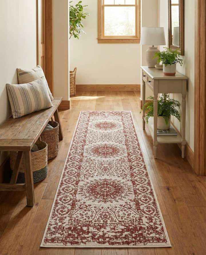 2' x 8' Easy-Clean Traditional Indoor / Outdoor Runner Rug