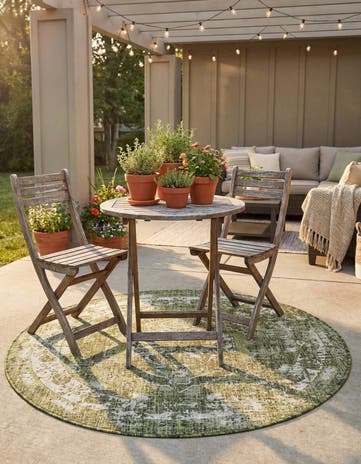 4' x 4' Easy-Clean Traditional Indoor / Outdoor Round Rug