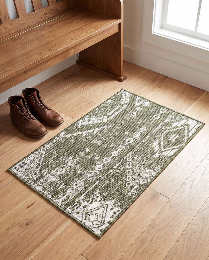 2' x 3' Easy-Clean Bohemian Indoor / Outdoor Rug