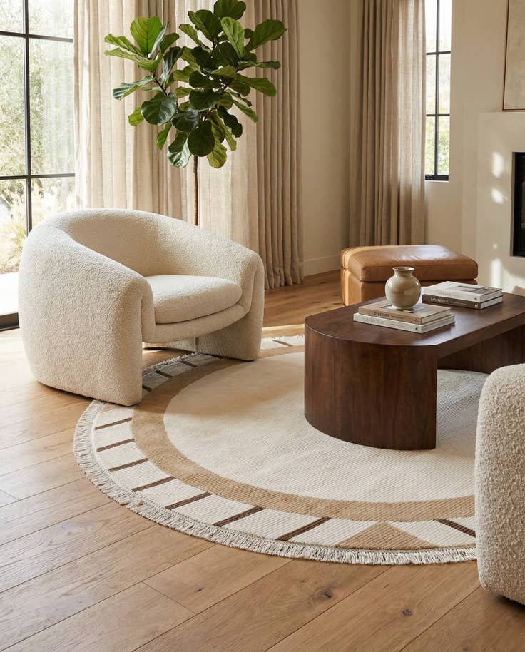 Detail image of 6' 7 x 6' 7 Hand Knotted Darya Wool Round Rug