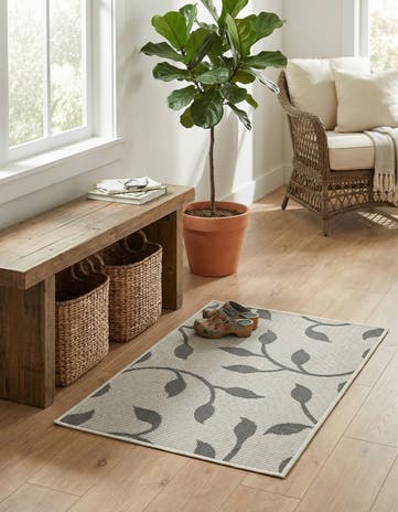 2' 2 x 3' Easy-Clean Botanical Indoor / Outdoor Rug
