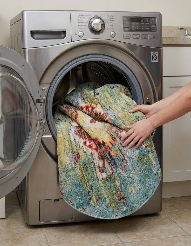 Detail image of 6' x 6'  Washable Arte Round Rug