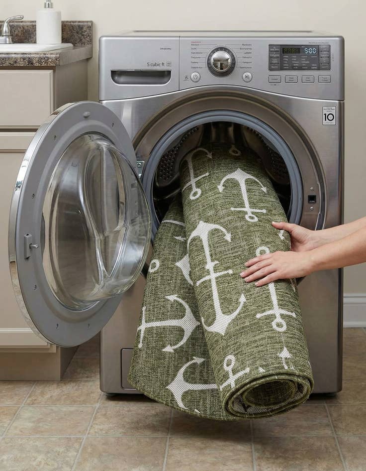 Detail image of 7' 10 x 7' 10  Washable Coastal Indoor / Outdoor Round Rug