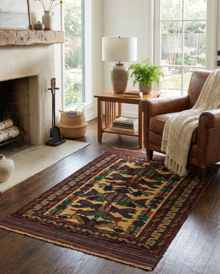 Detail image of 3' x 4' 10 Hand Knotted Sumak Wool Rug