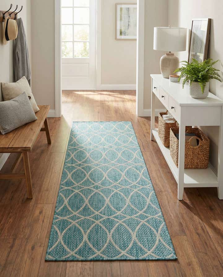 2' x 6' Easy-Clean Lattice Indoor / Outdoor Runner Rug