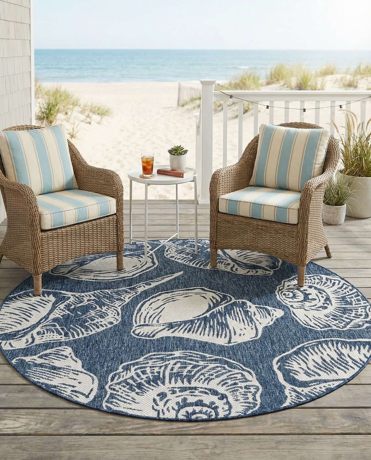 6' x 6' Easy-Clean Coastal Indoor / Outdoor Round Rug