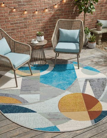 4' 1 x 4' 1 Easy-Clean Modern Indoor / Outdoor Round Rug