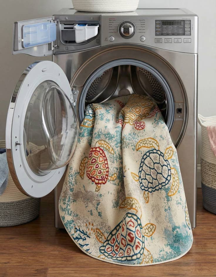 Detail image of  7' 10 x 7' 10  Washable Amalfi Round Rug