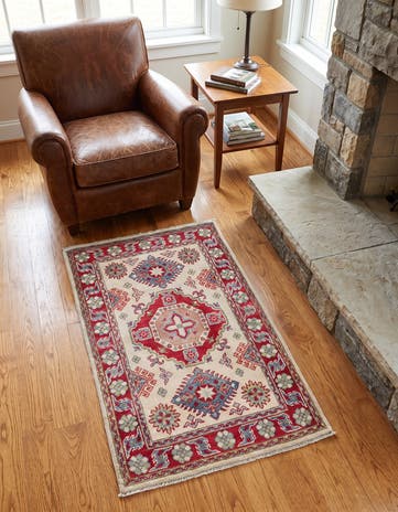 2' 7 x 4' 1 Hand Knotted Kazak Rug