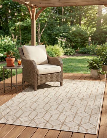4' 1 x 6' 1 Easy-Clean Lattice Indoor / Outdoor Rug