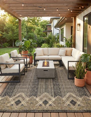 7' x 10' Easy-Clean Modern Indoor / Outdoor Rug
