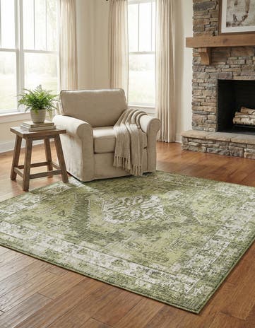 Green Easy-Clean Traditional Indoor / Outdoor Square Rug