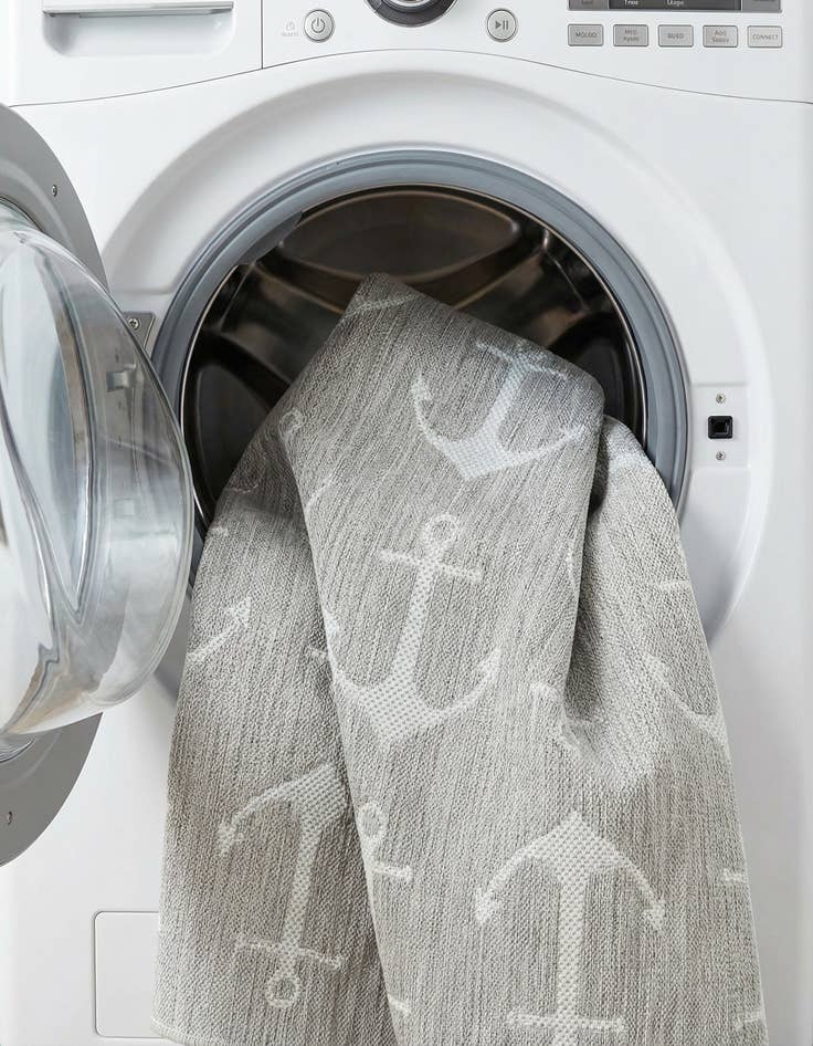 Detail image of  5' 3 x 8'  Washable Coastal Indoor / Outdoor Rug