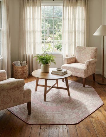Pink Easy-Clean Traditional Indoor / Outdoor Octagon Rug