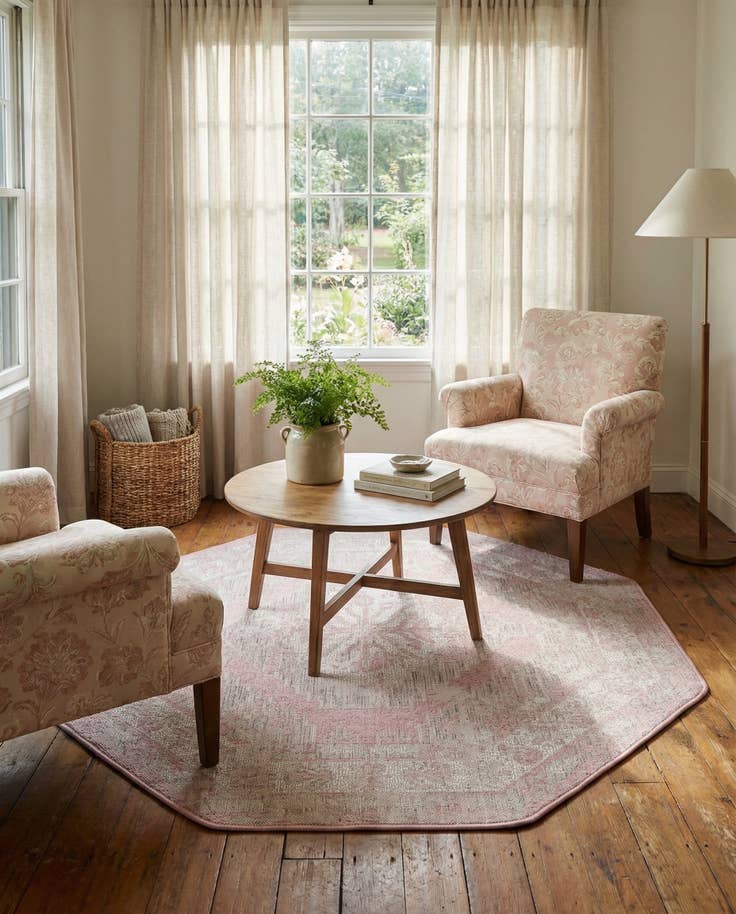 Detail image of 5' 3 x 5' 3 Easy-Clean Traditional Indoor / Outdoor Octagon Rug