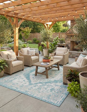 10' x 13' Easy-Clean Traditional Indoor / Outdoor Rug