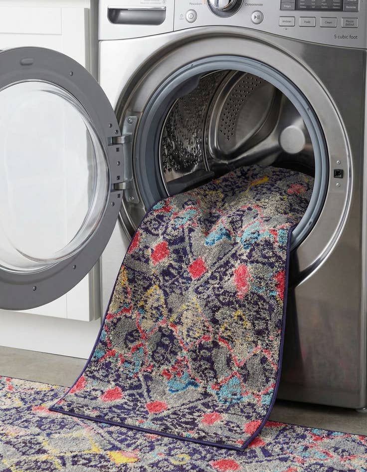 Detail image of 2' 7 x 10'  Washable Santa Fe Runner Rug