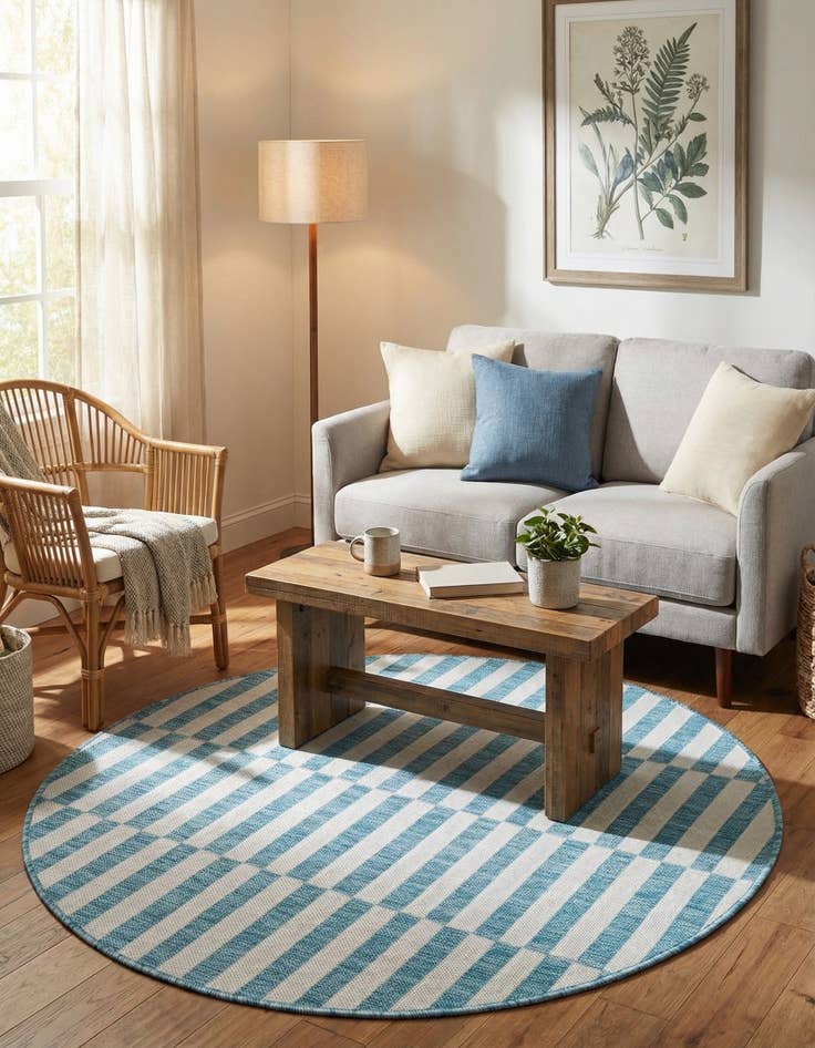 Detail image of 4' x 4'  Washable Striped Indoor / Outdoor Round Rug