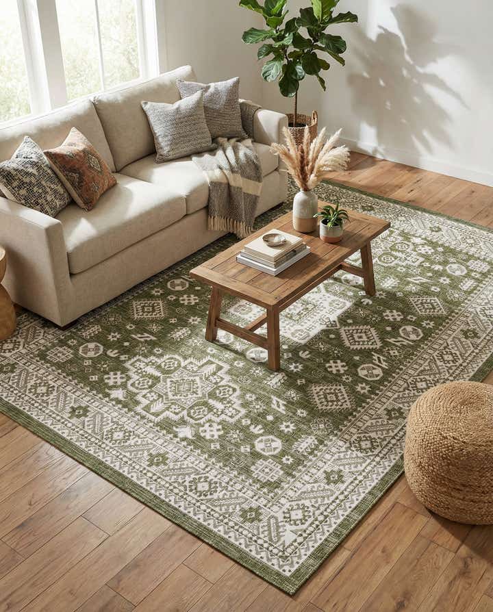 7' 10 x 11' Easy-Clean Aztec Indoor / Outdoor Rug