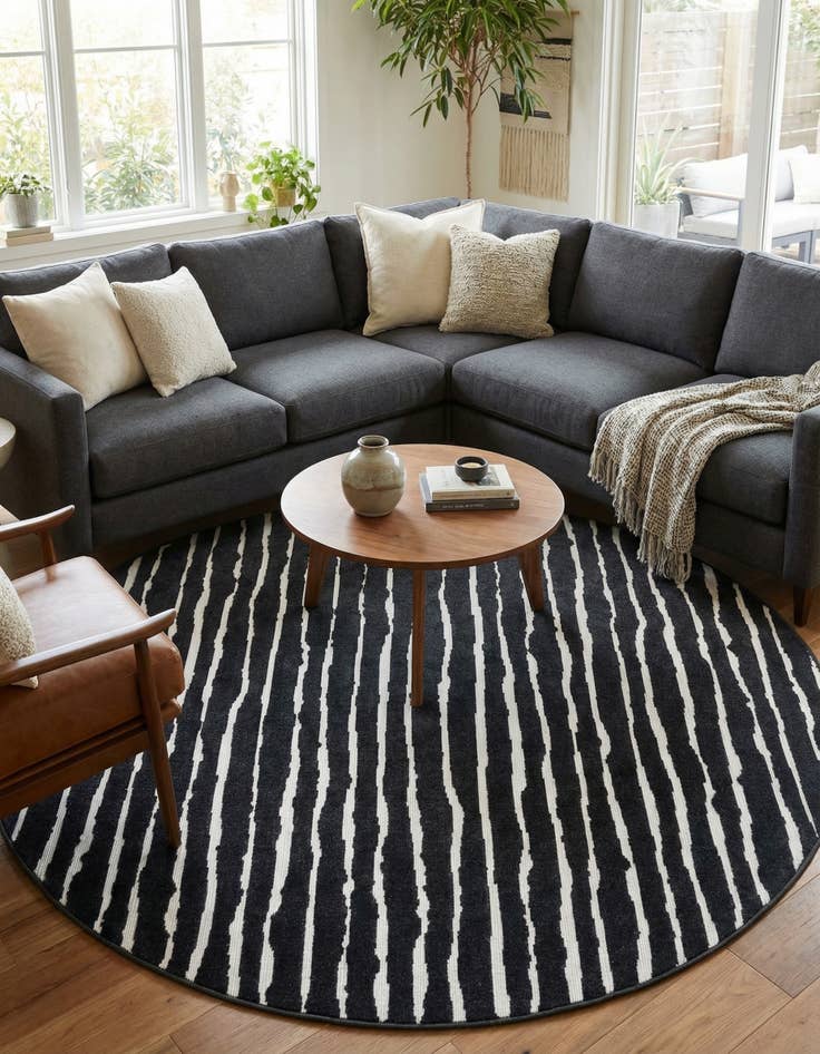 Detail image of 8' x 8'  Washable Sabrina Soto Ola Indoor / Outdoor Round Rug