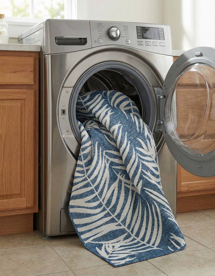 Detail image of 7' x 10'  Washable Botanical Indoor / Outdoor Rug