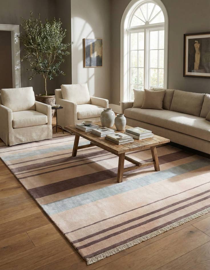 Detail image of 6' 8 x 9' 8  Hand Knotted Darya Wool Rug