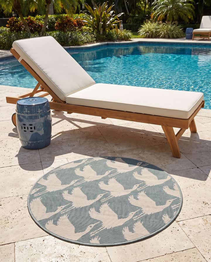 3' x 3' Easy-Clean Coastal Indoor / Outdoor Round Rug