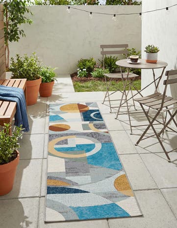 2' x 8' Easy-Clean Modern Indoor / Outdoor Runner Rug
