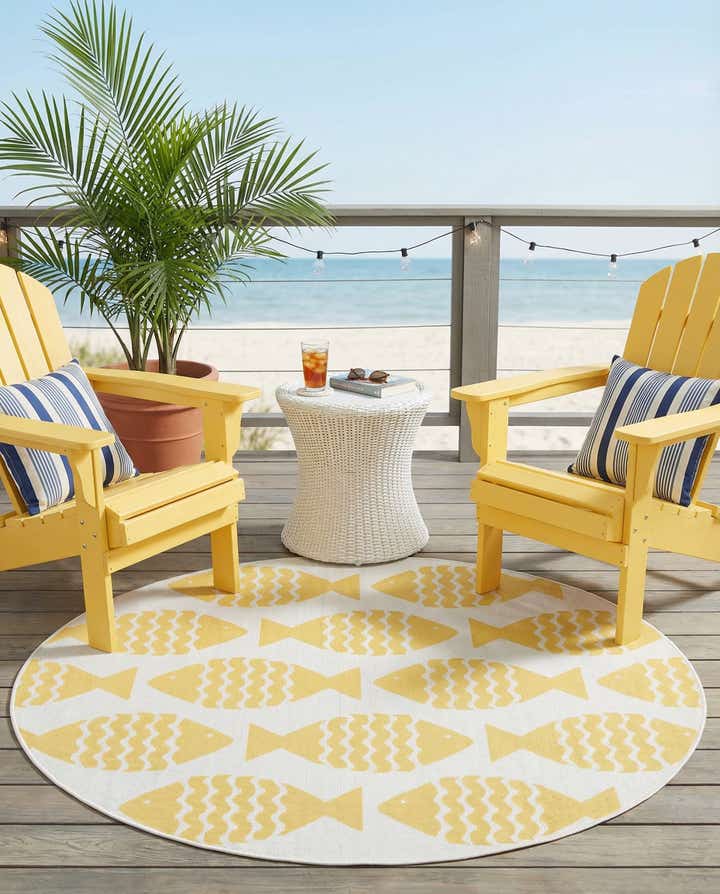 6' 1 x 6' 1 Easy-Clean Coastal Indoor / Outdoor Round Rug