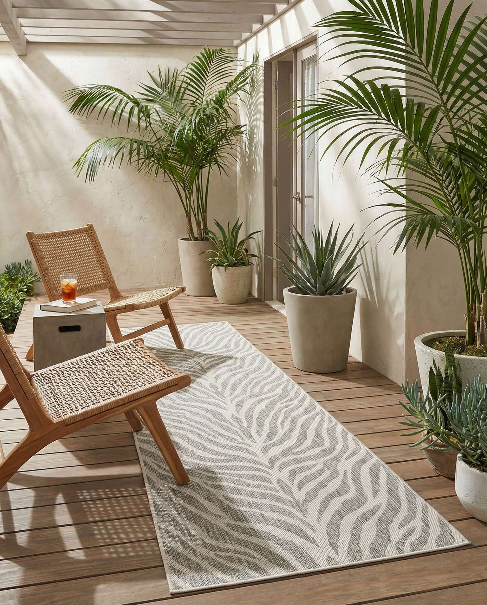 2' 7 x 10' Easy-Clean Safari Indoor / Outdoor Runner Rug