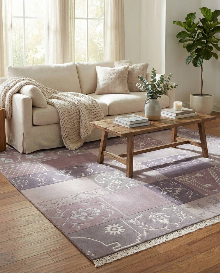 Detail image of 4' 7 x 6' 9 Hand Knotted Darya Wool Rug