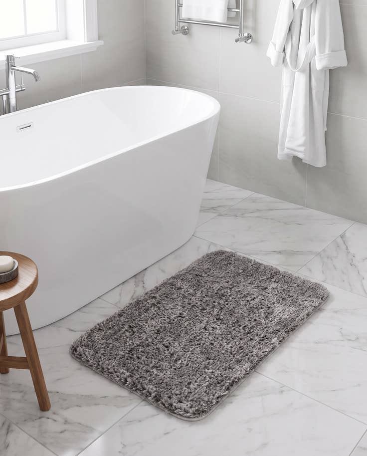 Detail image of 1' 8 x 2' 7 Bano Luxe Bath Mat