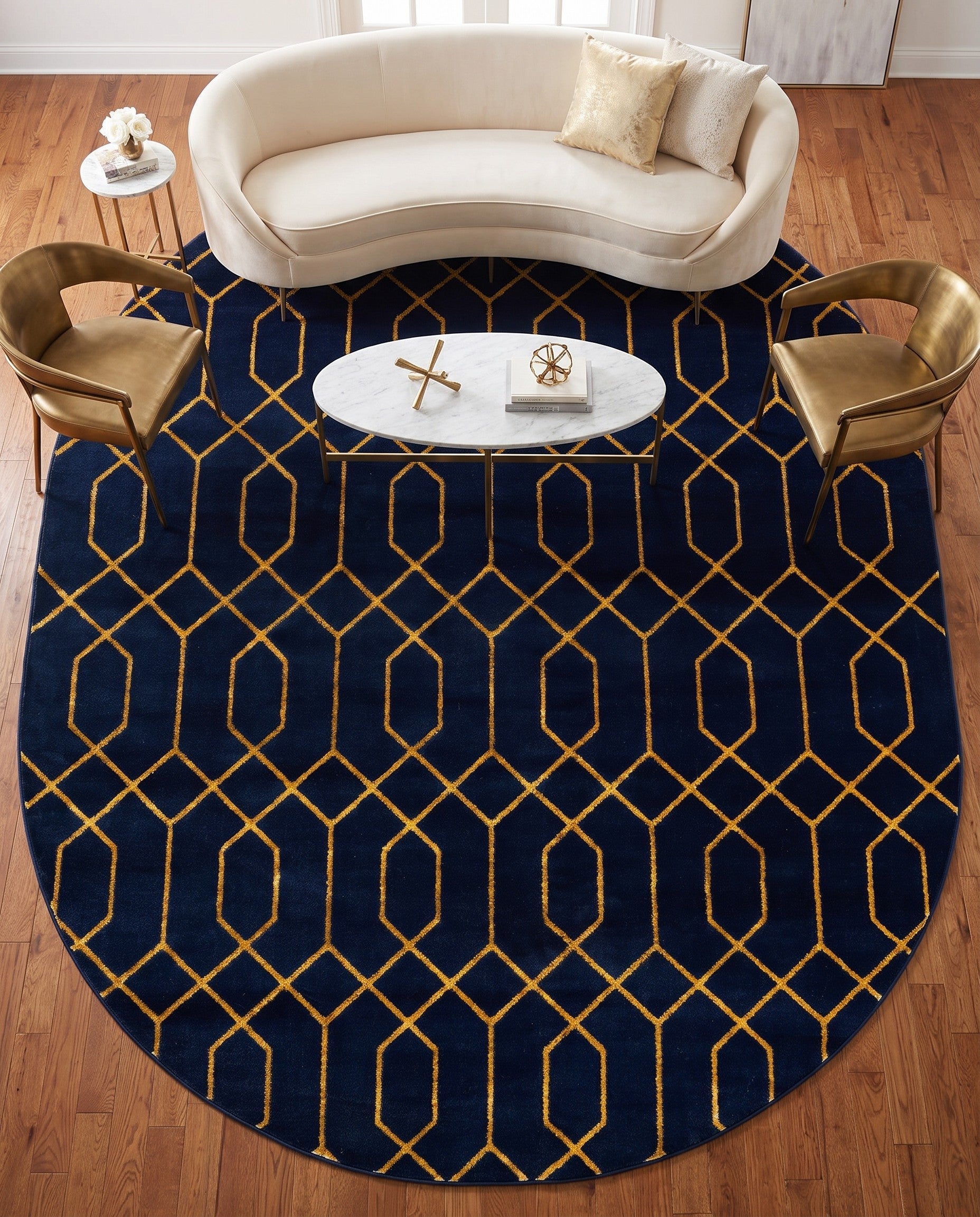 7' 10 x 10' Marilyn Monroe™ Glam Trellis Oval Rug