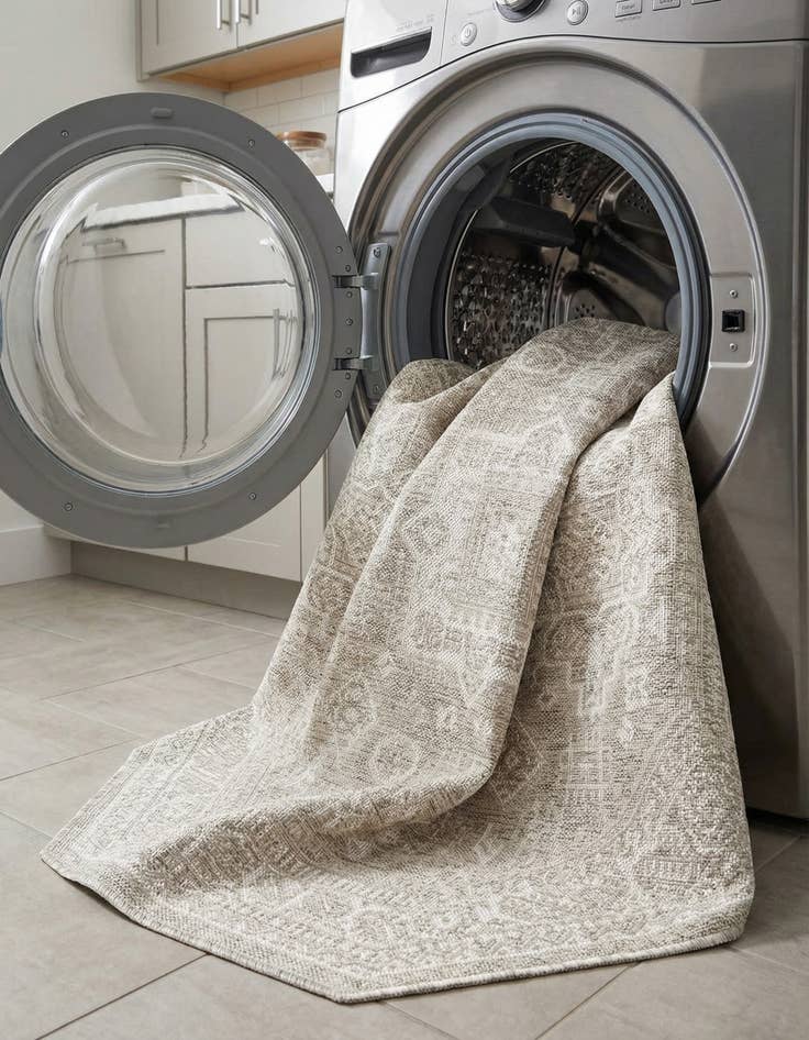 Detail image of 5' 3 x 5' 3  Washable Aztec Indoor / Outdoor Octagon Rug