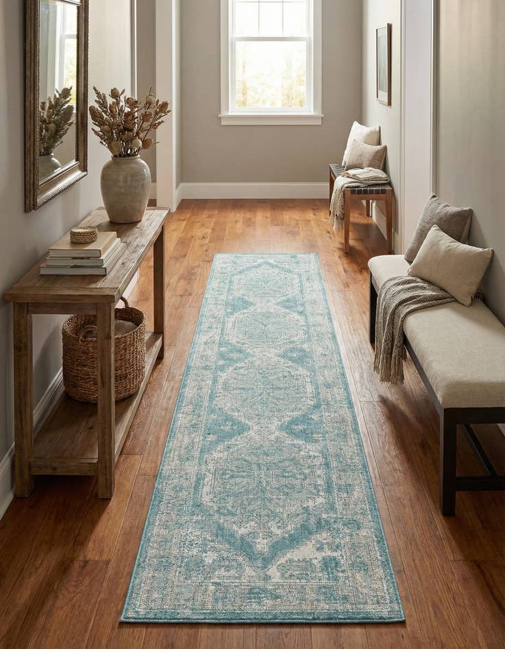 Detail image of 2' 7 x 12' Easy-Clean Traditional Indoor / Outdoor Runner Rug