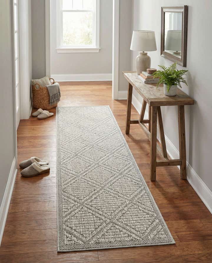 2' x 6' 1 Easy-Clean Trellis Indoor / Outdoor Runner Rug