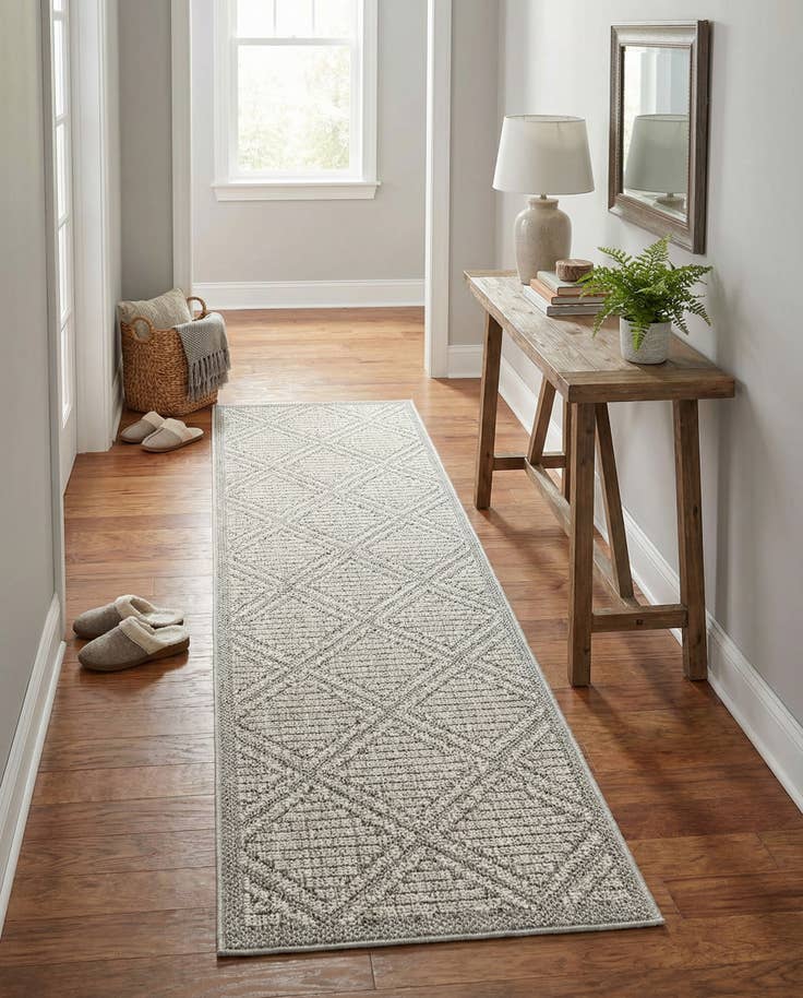 Detail image of 2' x 6' 1 Easy-Clean Trellis Indoor / Outdoor Runner Rug