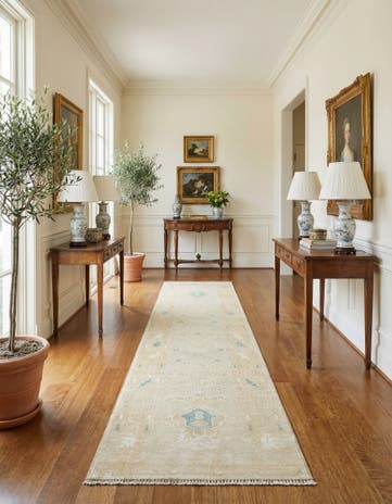 2' 7 x 10' Hand Knotted Oushak Rug