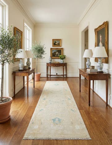 2' 7 x 10' Hand Knotted Oushak Rug