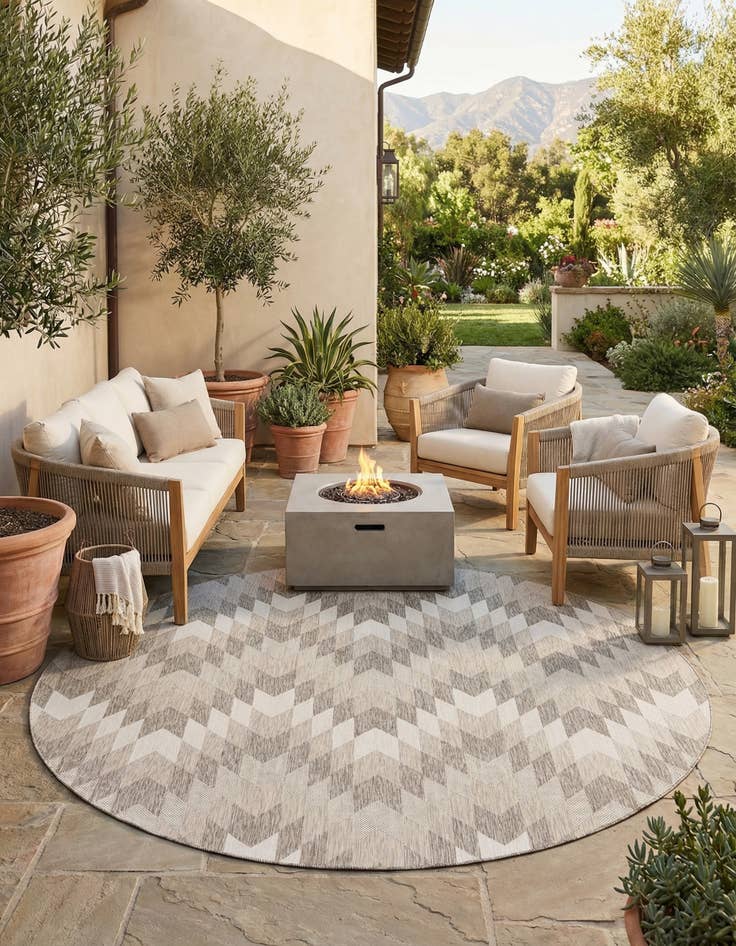 Detail image of 12' x 12'  Washable Modern Indoor / Outdoor Round Rug